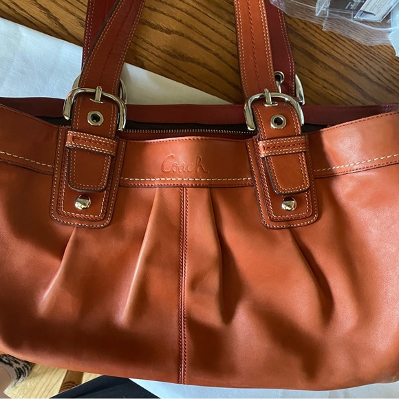 Large coach bag with many compartments - Picture 2 of 4